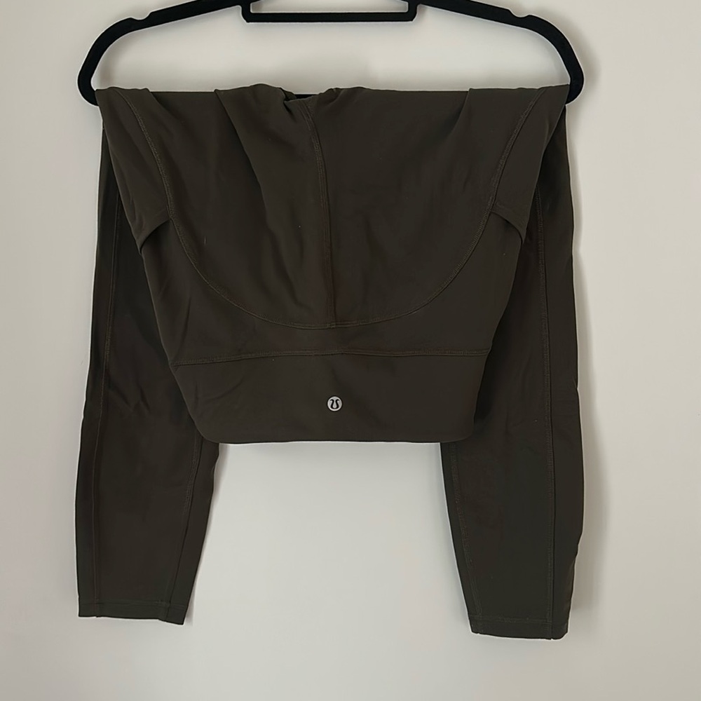 Lululemon wundertrain with pockets size 6